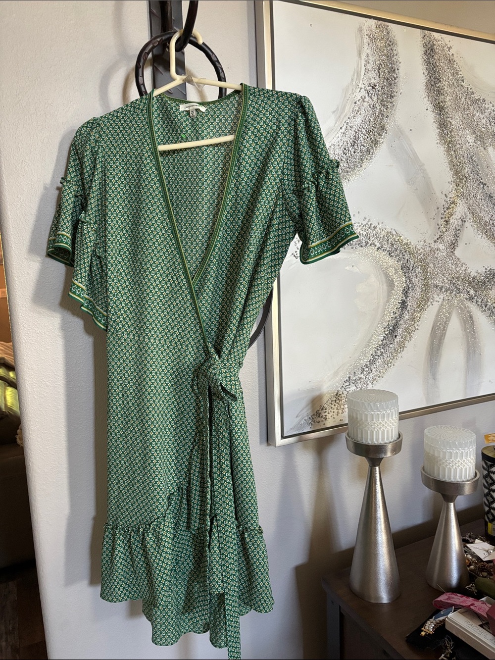 Max Studio Green Printed Wrap Midi Dress with Tie Waist ptp 20 - Picture 2 of 6